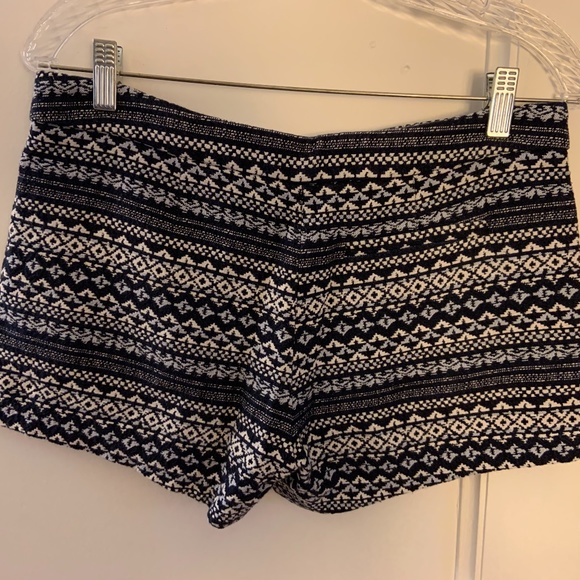 Patterned shorts - Picture 4 of 4